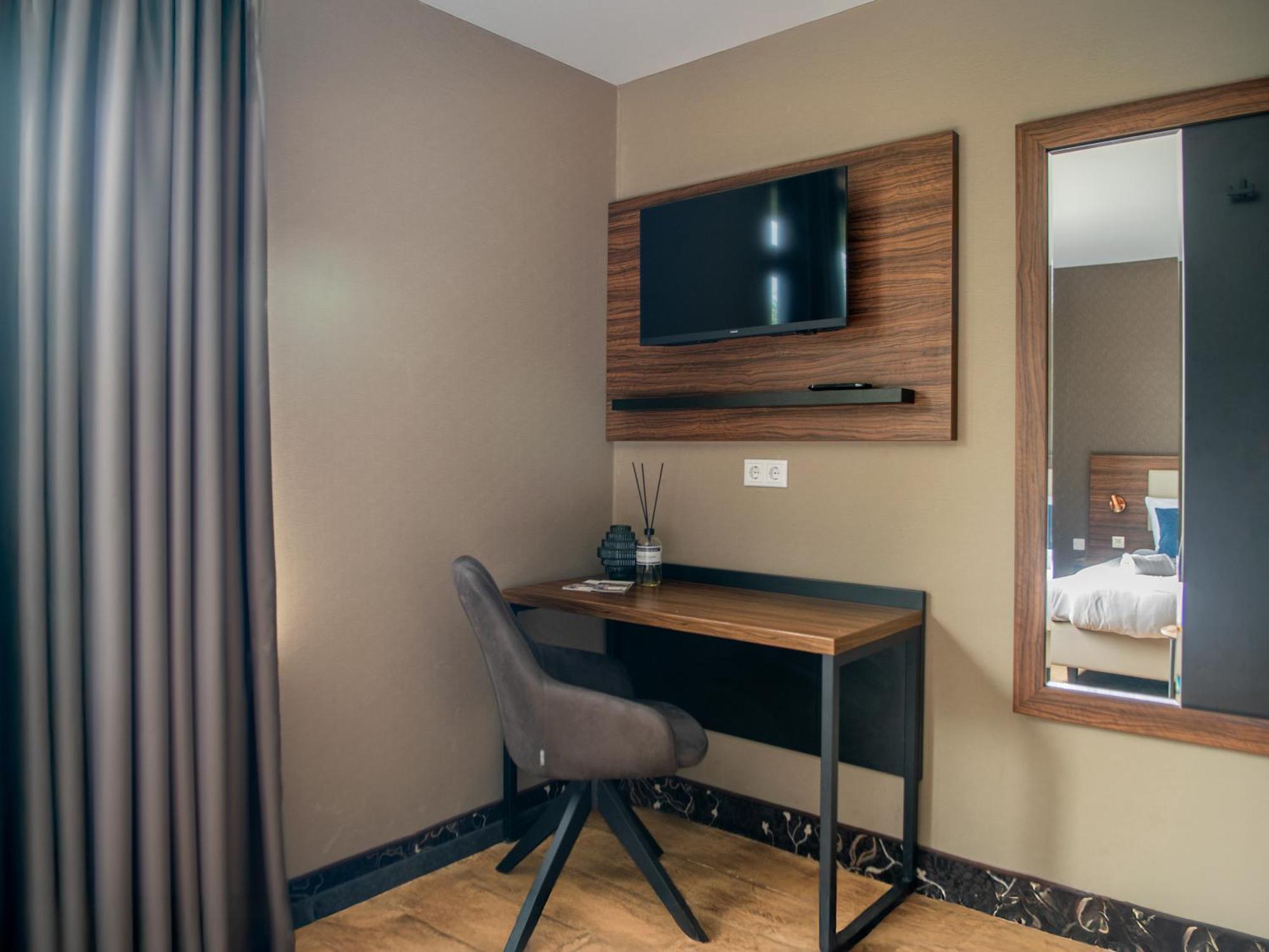 Amsterdam Lake Hotel Badhoevedorp Ngoại thất bức ảnh